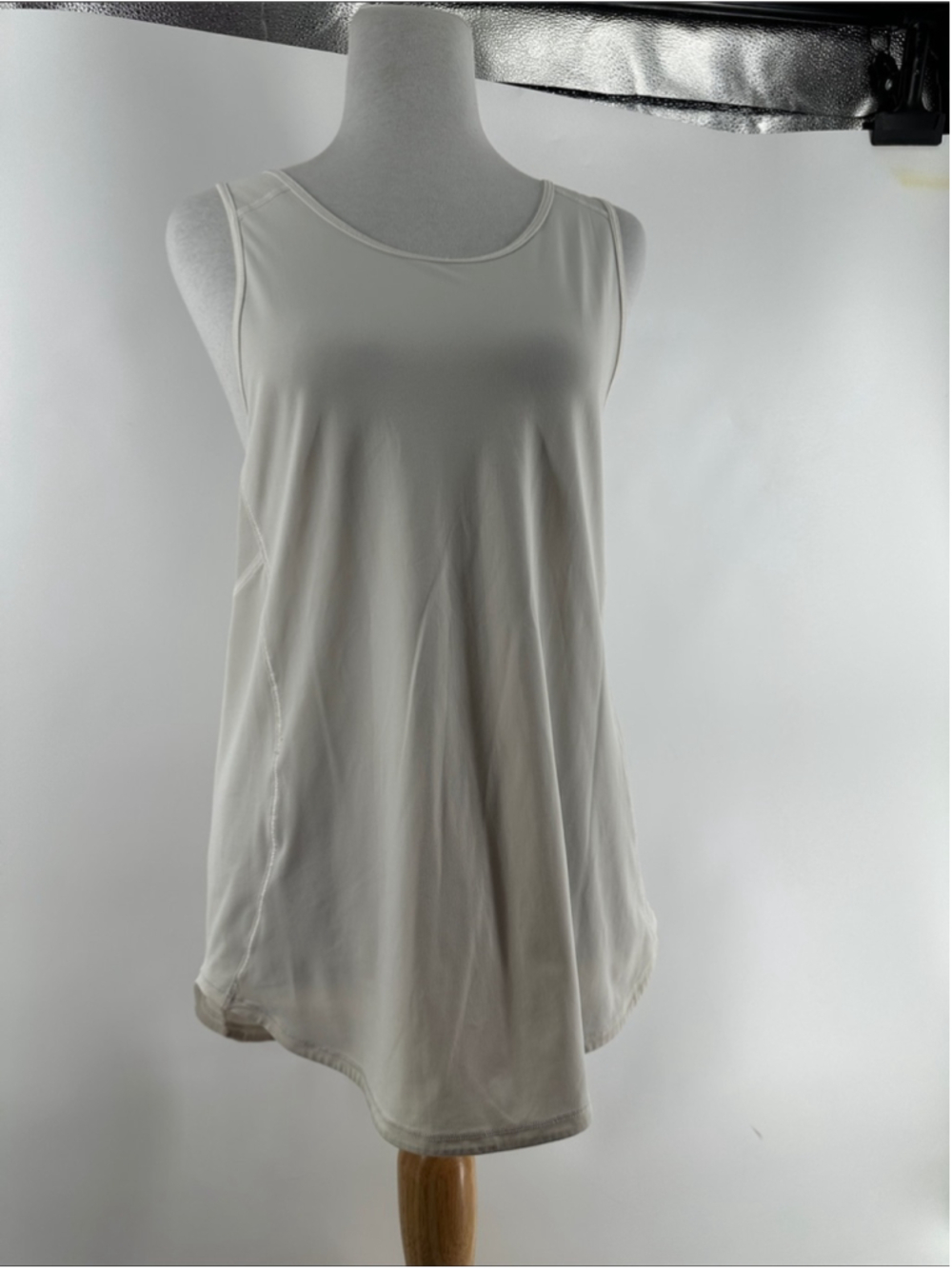 Lululemon Sculpt Tank II mesh panels flowy
White (First Release) sz sm - Picture 6 of 13